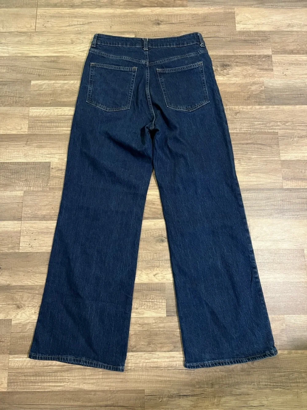 H&M Woman’s Dark Wash Comfy Wide Leg Denim Jeans Size 10